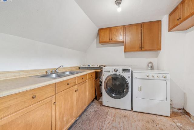 7171 HOMEWOOD DRIVE, Oakland CA: https://media.crmls.org/mediaz/313161c8-97f6-4d0f-891e-ed6a31ea5fb3.jpg