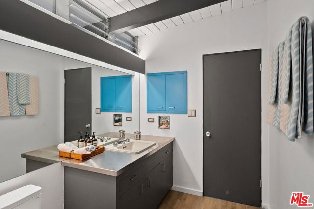 2690 Hollyridge Drive, Los Angeles CA: https://media.crmls.org/mediaz/3131b8f0-88b1-48a6-9368-bdb7dd2ab4f1.jpg