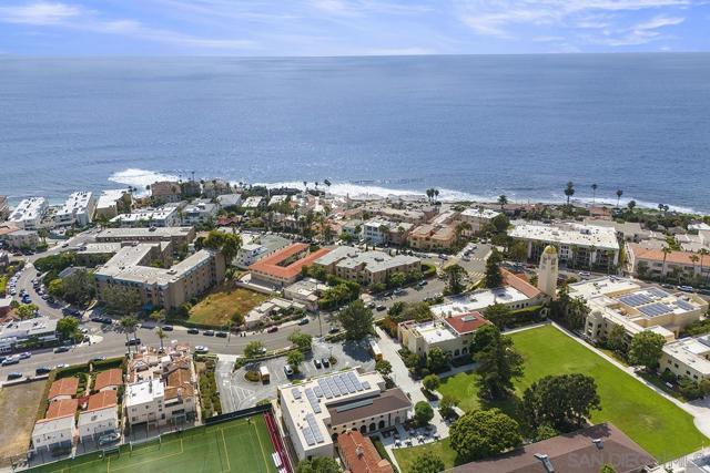 356 Prospect Street, La Jolla CA: https://media.crmls.org/mediaz/3131e131-a16f-427b-b6b0-b8c4408a8f9b.jpg
