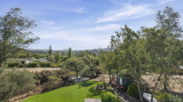 24249 Sargeant Rd, Ramona CA: https://media.crmls.org/mediaz/31323ddb-764e-4e3c-b417-3e99de23505b.jpg