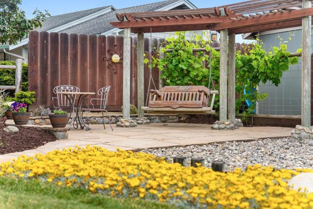 17529 Cross Road, Salinas CA: https://media.crmls.org/mediaz/3133b5ae-c59d-4dc7-94cf-0b744acea435.jpg