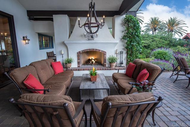 Detail Gallery Image 10 of 11 For 17925 Avenida Alondra, Rancho Santa Fe,  CA 92067 - 4 Beds | 4/1 Baths