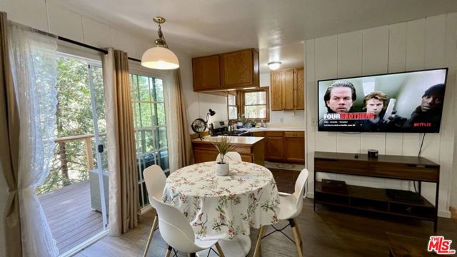 29160 Arrowhead Drive, Cedar Glen CA: https://media.crmls.org/mediaz/3135b01b-4252-4404-b272-73632ae12116.jpg