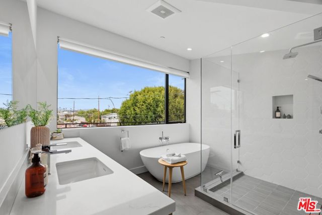 663 Vernon Avenue photo 15