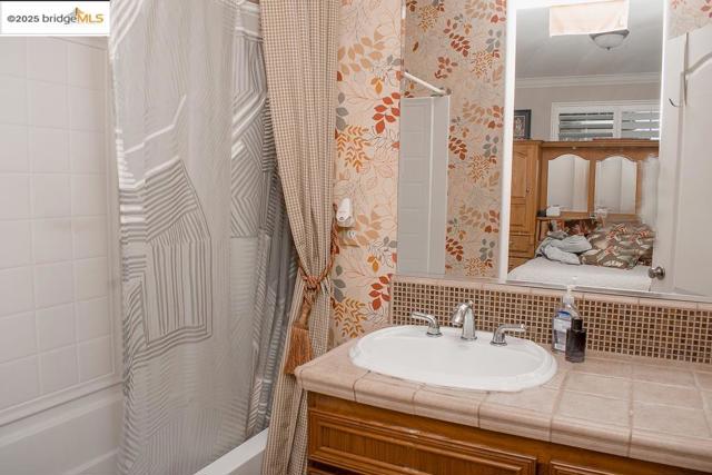 1083 Steeple Blvd, Brentwood CA: https://media.crmls.org/mediaz/3135eadd-4c4c-4940-881c-6aedd3710252.jpg