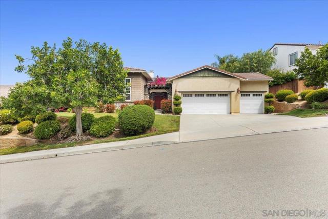3180 Ridgeline Place, Escondido CA: https://media.crmls.org/mediaz/31371fef-dc7f-4548-b7e3-9f06f6f054bf.jpg