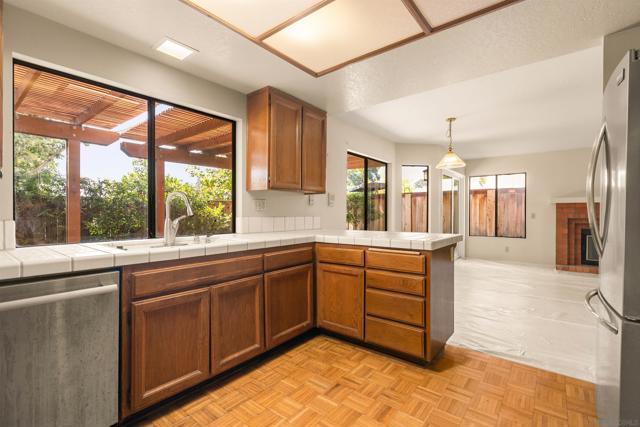 3970 Santa Nella Pl, San Diego CA: https://media.crmls.org/mediaz/31373d7b-7535-477b-89c2-23903d51c960.jpg