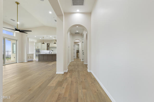 6174 Cobblestone Drive, Ventura CA: https://media.crmls.org/mediaz/31375a40-6c77-4652-96ff-8f882a9f0a63.jpg