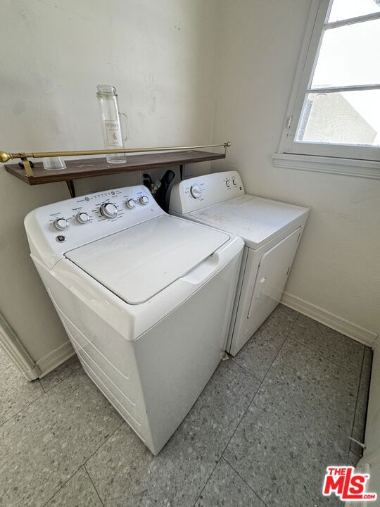 6367 W 6th Street, Los Angeles CA: https://media.crmls.org/mediaz/31376b06-58bf-46f0-8da9-95ec7d36bbed.jpg