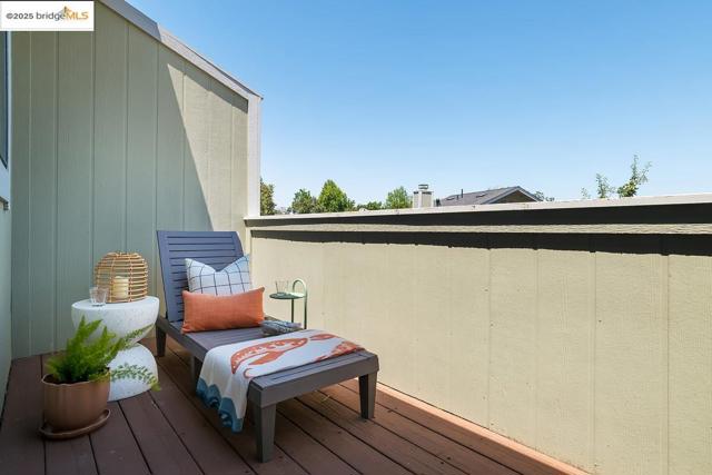46 Birchwood Dr, Novato CA: https://media.crmls.org/mediaz/31377d96-9236-4999-9e96-a6a3390feeb7.jpg