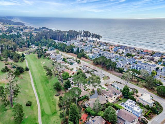 135 Seabreeze Place, Aptos CA: https://media.crmls.org/mediaz/3137ffe8-25b8-4670-b234-a69dc1761014.jpg
