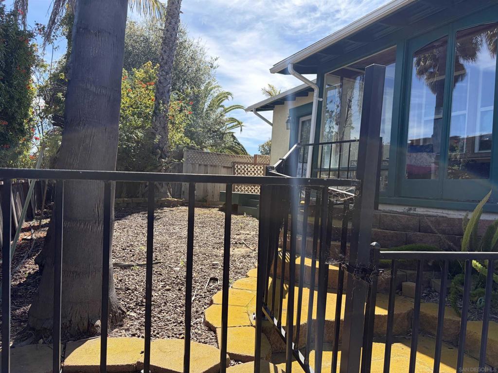415 Weitzel St - photo 2