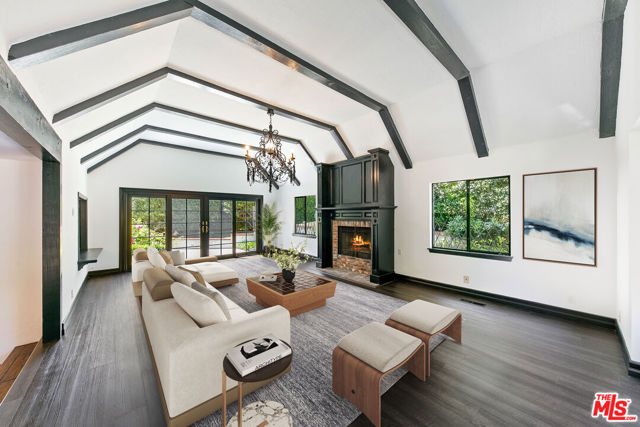 29528 Harvester Road, Malibu CA: https://media.crmls.org/mediaz/31394a9c-0d7d-4bcb-b55e-129ccbb2721d.jpg
