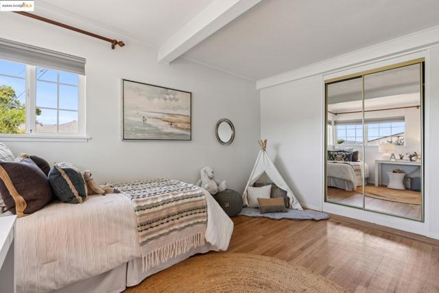 1865 Overhill Rd, Concord CA: https://media.crmls.org/mediaz/313983e6-69b8-4f60-9044-2e5f9559c9f6.jpg
