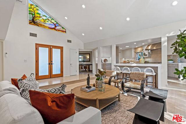 2329 Manning Avenue, Los Angeles CA: https://media.crmls.org/mediaz/3139b73e-07d8-4ff4-b769-de3ccce69eea.jpg