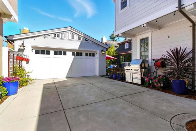 16218 George St, Los Gatos CA: https://media.crmls.org/mediaz/3139d3e1-faa6-4498-8897-24a81f45a4ad.jpg