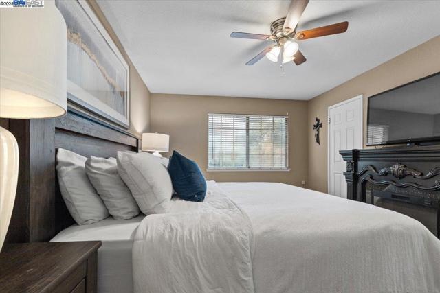 60 W South St, Tracy CA: https://media.crmls.org/mediaz/313a66ad-4806-4848-838b-7b4f6935e611.jpg