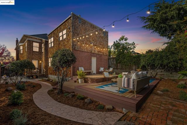 1521 Josephine St, Berkeley CA: https://media.crmls.org/mediaz/313ac3ec-5e5c-4d2a-92c6-4f07522c3837.jpg