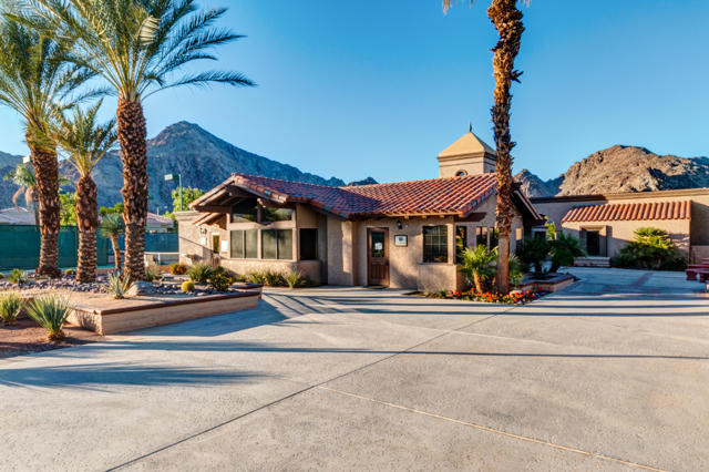 48121 Cll Seranas, La Quinta CA: https://media.crmls.org/mediaz/313bea5c-b908-479a-bca4-c9bdea09d738.jpg