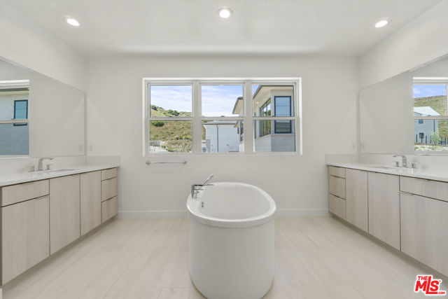 20115 W Galway Lane, Porter Ranch CA: https://media.crmls.org/mediaz/313c4841-0174-4742-87d1-d5c04d3b9a87.jpg