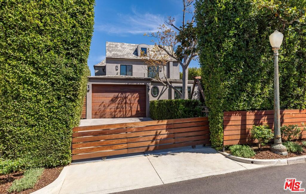 116 S Carmelina Avenue