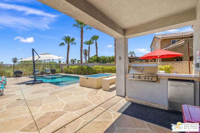 42776 Del Lago Court, Indio CA: https://media.crmls.org/mediaz/313cb145-a497-42f0-83aa-54f35acc99b6.jpg