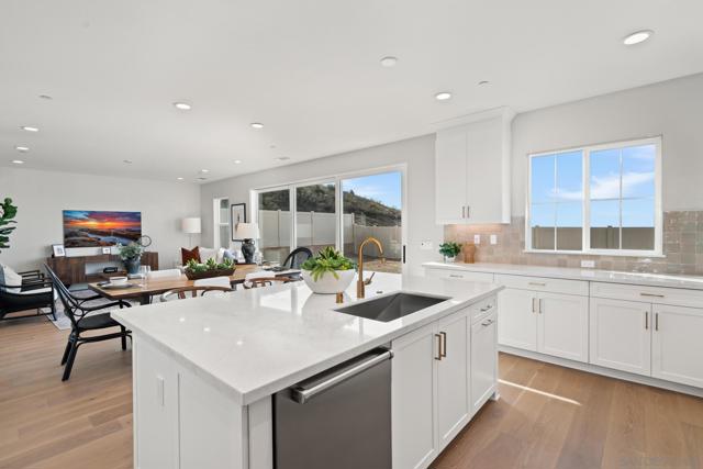 951 Visalia Pl, San Marcos CA: https://media.crmls.org/mediaz/313d0671-0c5a-46bc-aa06-3b9926a98e56.jpg