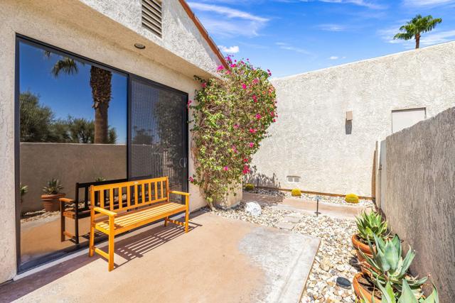 10605 Wimbledon Drive, Rancho Mirage CA: https://media.crmls.org/mediaz/313d088a-0340-4e78-8e36-c4eaa777062c.jpg