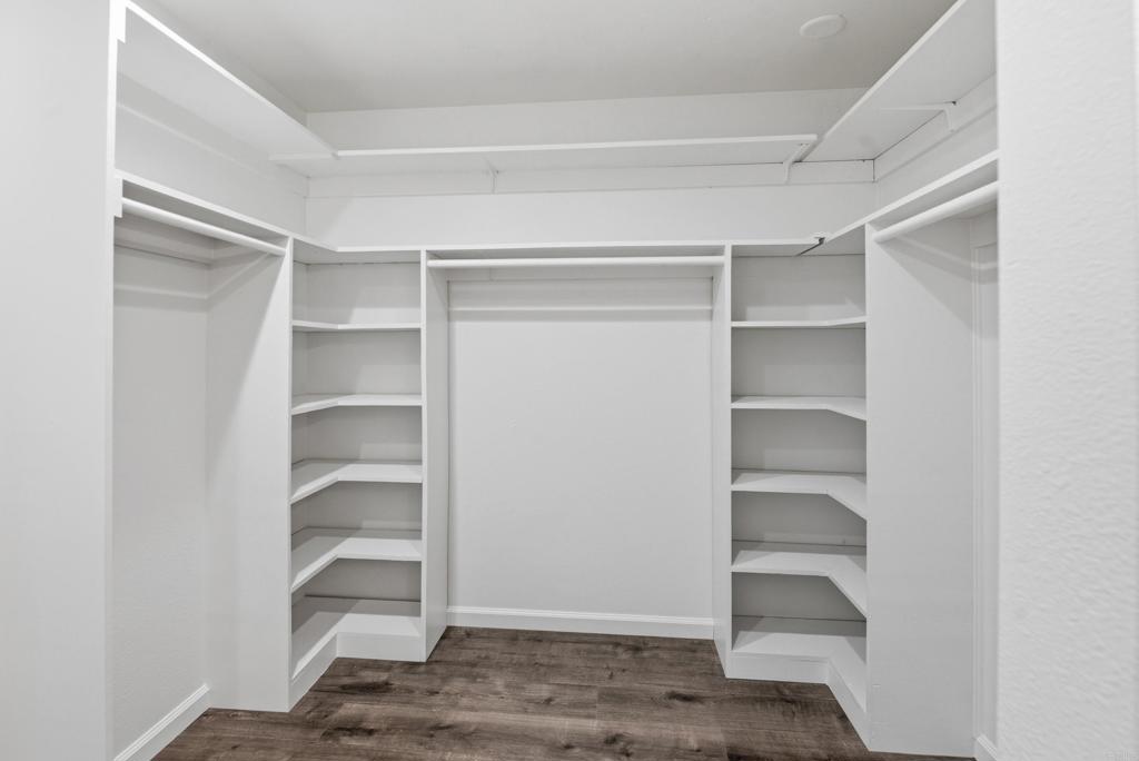 https://media.crmls.org/mediaz/313d6c55-1402-48bb-bed3-29aaac92c357.jpg?preset=X-Large