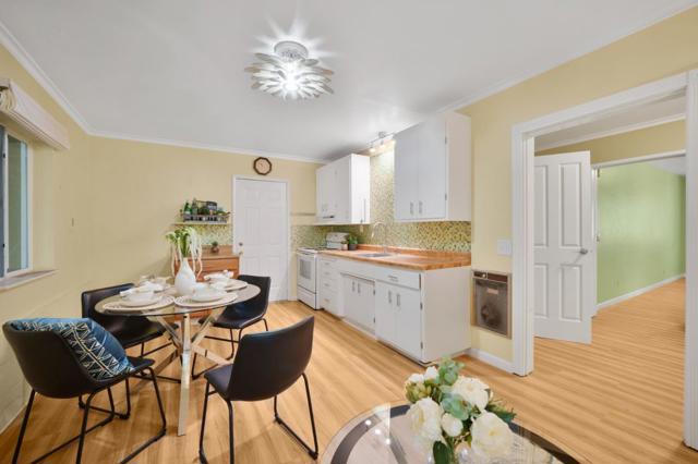 17855 Kiowa Trail, Los Gatos CA: https://media.crmls.org/mediaz/313d99b7-53b5-4a07-8169-f4e7cfed6ead.jpg