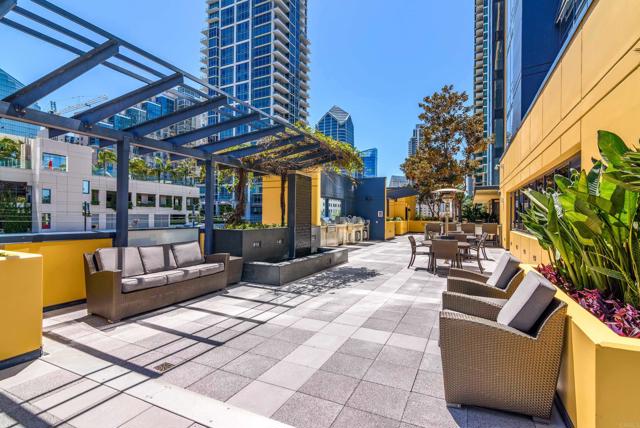 1325 Pacific Highway, San Diego CA: https://media.crmls.org/mediaz/313dd8a0-911f-4425-861d-5ea4f6339c3d.jpg
