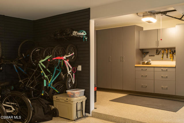 821 Emerson Street, Thousand Oaks CA: https://media.crmls.org/mediaz/313e020e-8be6-4e9d-9605-9136d7bed99e.jpg