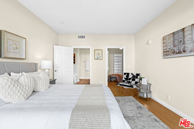 117 South Clark Drive, 305 photo 17