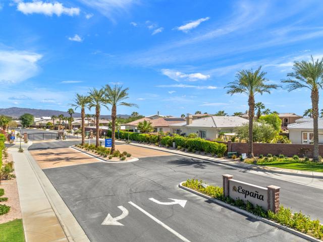 39613 Taffala Drive, Indio CA: https://media.crmls.org/mediaz/313ec361-c6c5-4385-a368-9db5bc39ee7b.jpg