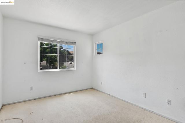2 Quiet Path Ct, Pittsburg CA: https://media.crmls.org/mediaz/313f13f7-2b65-42e5-9a84-a7adf54a2479.jpg