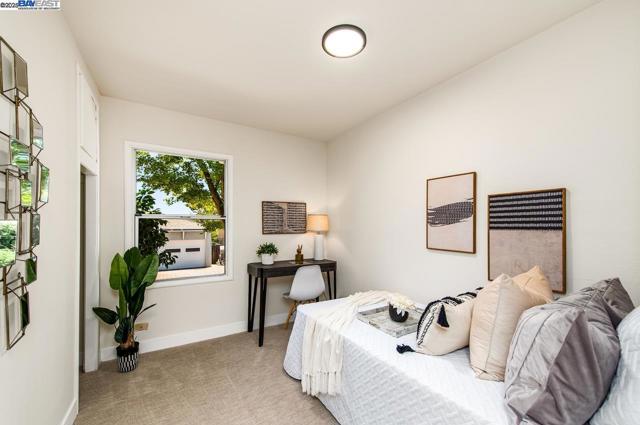 17673 Dorson Ln, Castro Valley CA: https://media.crmls.org/mediaz/313f67c7-57a0-4318-81a9-a9c70cb9752f.jpg