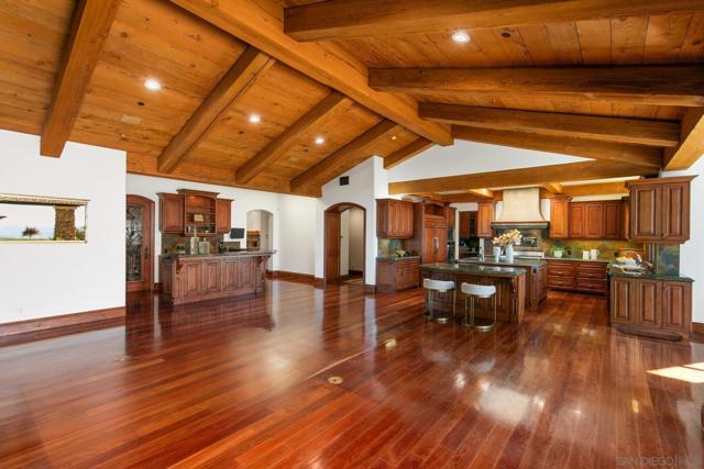 15707 Blue Crystal Trl, Poway CA: https://media.crmls.org/mediaz/313f98db-c1c2-4d51-ba0a-5b248f9a4984.jpg