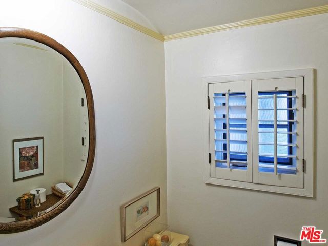 17545 Parthenia Street, Sherwood Forest CA: https://media.crmls.org/mediaz/31402758-7604-4379-a4ff-10f011b65ba8.jpg
