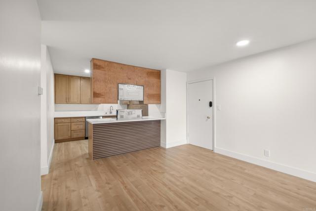 Detail Gallery Image 10 of 31 For 4444 W Point Loma Bld #16,  San Diego,  CA 92107 - 2 Beds | 2 Baths