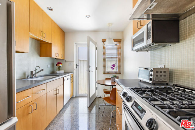 3120 Broadway photo 8