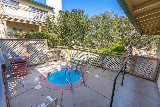 241 Quail Run Court, Monterey CA: https://media.crmls.org/mediaz/3140fe37-596f-4862-909a-5a54b08c5c96.jpg