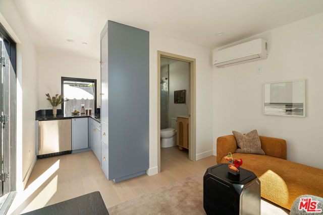 3923 Revere Avenue, Los Angeles CA: https://media.crmls.org/mediaz/31421dc5-f8fa-4689-965c-d4786aecd06a.jpg