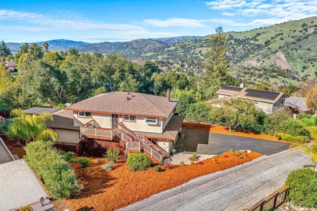 3735 Oak Canyon Lane, Morgan Hill CA: https://media.crmls.org/mediaz/31424524-066b-42bf-a1c0-89cf8e56a643.jpg