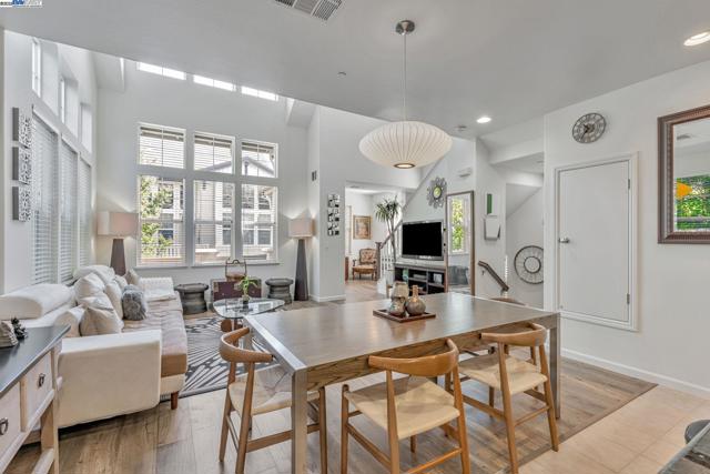 40252 Bonica Rose Terrace, Fremont CA: https://media.crmls.org/mediaz/314264b5-4bc7-4fc4-a1eb-daf277fce013.jpg