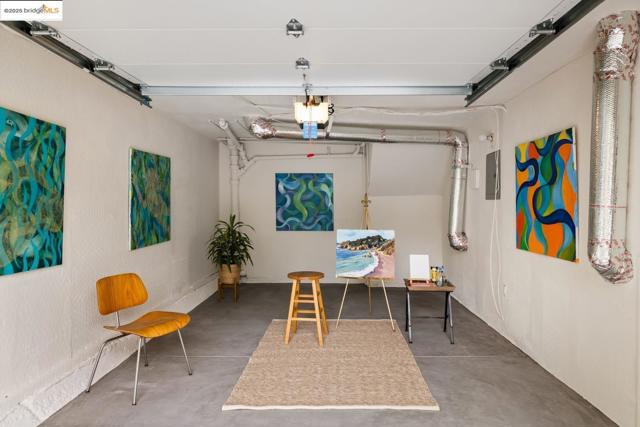 1814 Carleton ST, Berkeley CA: https://media.crmls.org/mediaz/3143a04d-fbfb-4998-a455-4d20d6f9c880.jpg