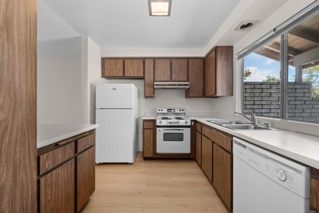 3625 Vista Oceana, Oceanside CA: https://media.crmls.org/mediaz/3143f682-3b88-4ce7-b5e8-381a359b3350.jpg