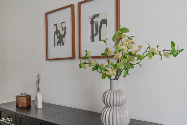 931 E Walnut Street, Pasadena CA: https://media.crmls.org/mediaz/3144b138-a341-4baa-93a6-19edcda8c7bd.jpg