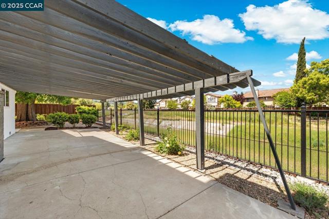 110 Santa Rosa Pl, San Ramon CA: https://media.crmls.org/mediaz/3144e781-f046-4dbf-8153-b17fde90da3e.jpg