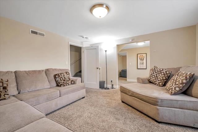8245 Golf Links Road, Oakland CA: https://media.crmls.org/mediaz/31457be9-02b6-49c4-8d61-30ef6a0cb93c.jpg