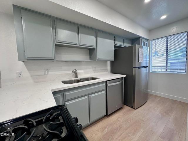 3239 Altura Avenue, Glendale CA: https://media.crmls.org/mediaz/3145cd39-ce4d-43b9-9919-1c6758926ab1.jpg
